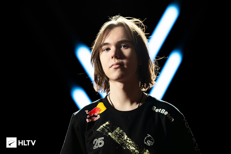 字母哥对雄 字母哥对雄