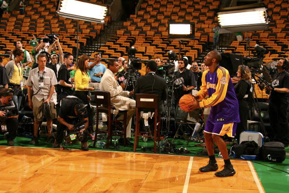 突出拳脚的 突出拳脚的